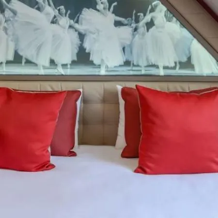 Hotel Regina Opéra Grands Boulevards 4*